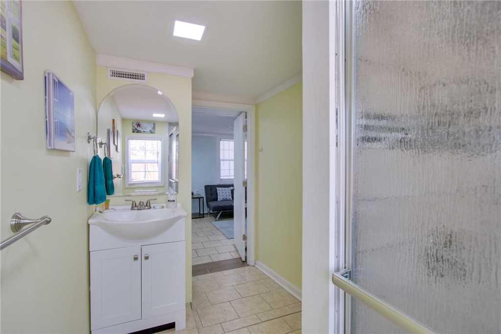 23 Center St - Sunny Side Down - Downstairs Apartment Folly Beach Phòng bức ảnh