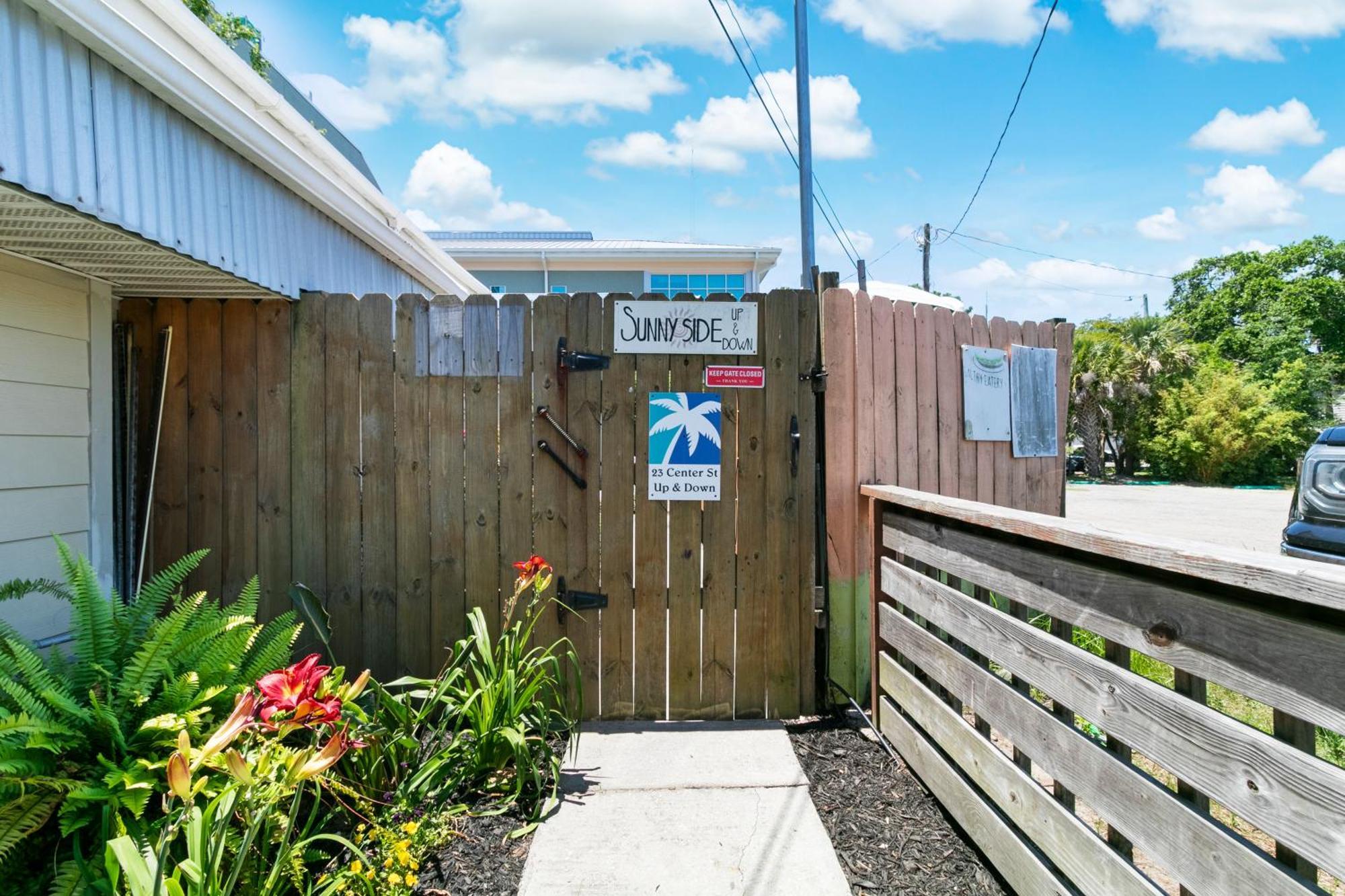 23 Center St - Sunny Side Down - Downstairs Apartment Folly Beach Ngoại thất bức ảnh